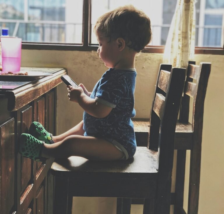 Understanding Mobile Addiction in Children: Impact and Psychiatric Solutions mobile addiction in children